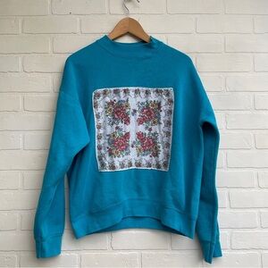 Vintage 90s blue Cotton Crewneck sweatshirt w/ 50’s floral hanky sewn on front